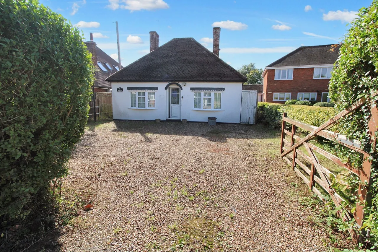 3 bed house for sale, Green Street, Hazlemere, HP15