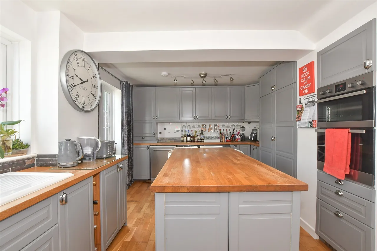 The Glen, Shepherdswell, CT15, photo 3