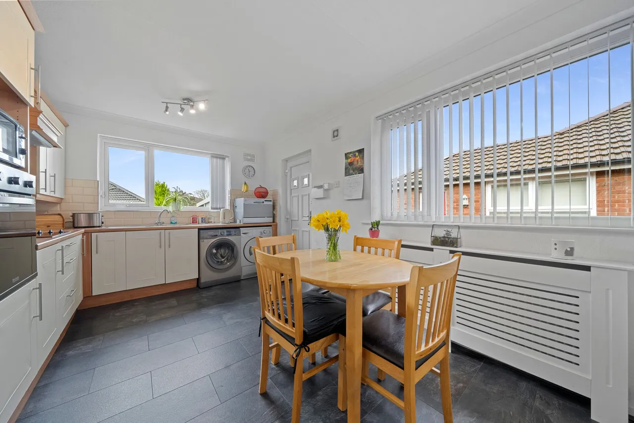 Avondale Drive, Astley, Manchester, Tyldesley, M29 7ES, photo 3