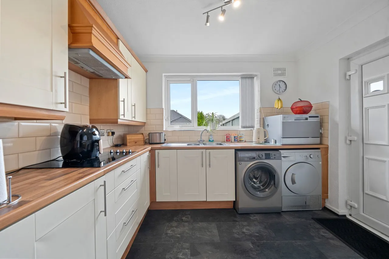 Avondale Drive, Astley, Manchester, Tyldesley, M29 7ES, photo 6