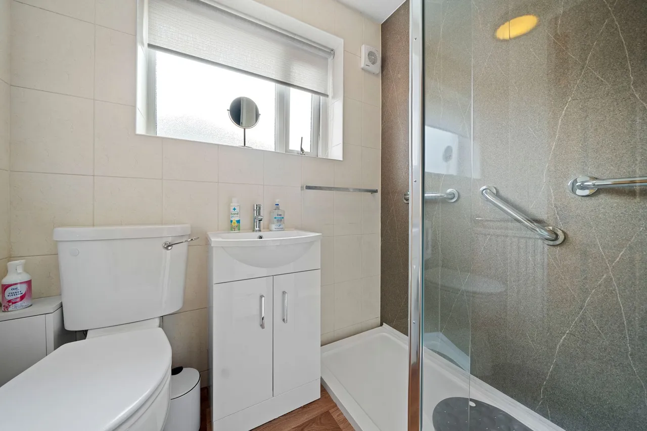 Avondale Drive, Astley, Manchester, Tyldesley, M29 7ES, photo 11