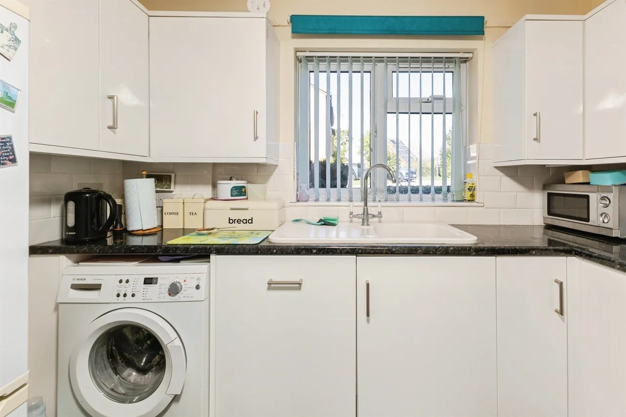 Larks Meade, Earley, RG6, photo 2