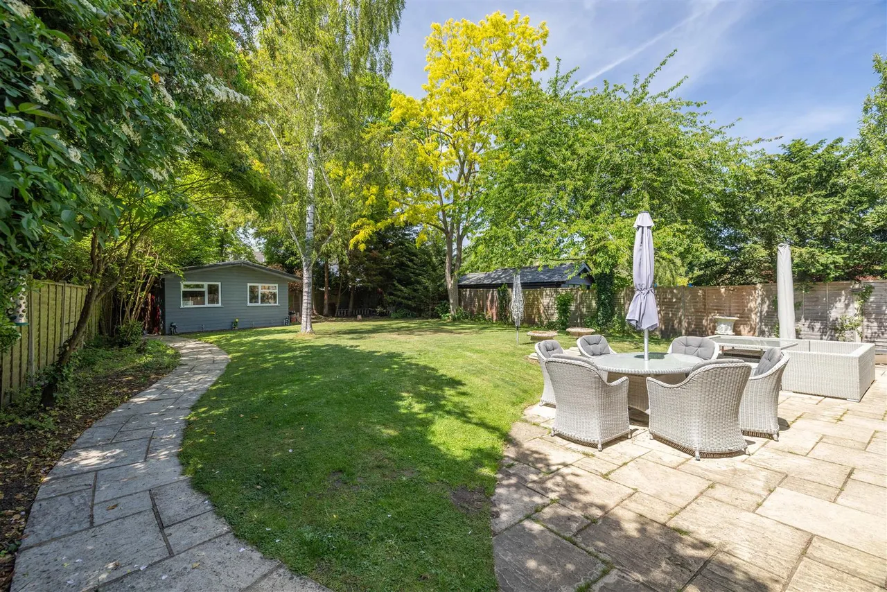 Money Row Green, Holyport, Maidenhead, SL6 2ND, photo 20