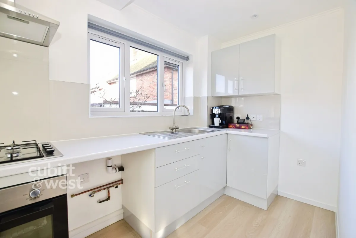 The Spinney Pulborough, RH20, photo 4