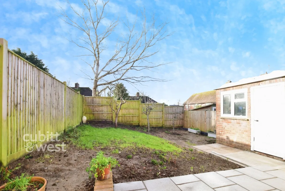 The Spinney Pulborough, RH20, photo 7