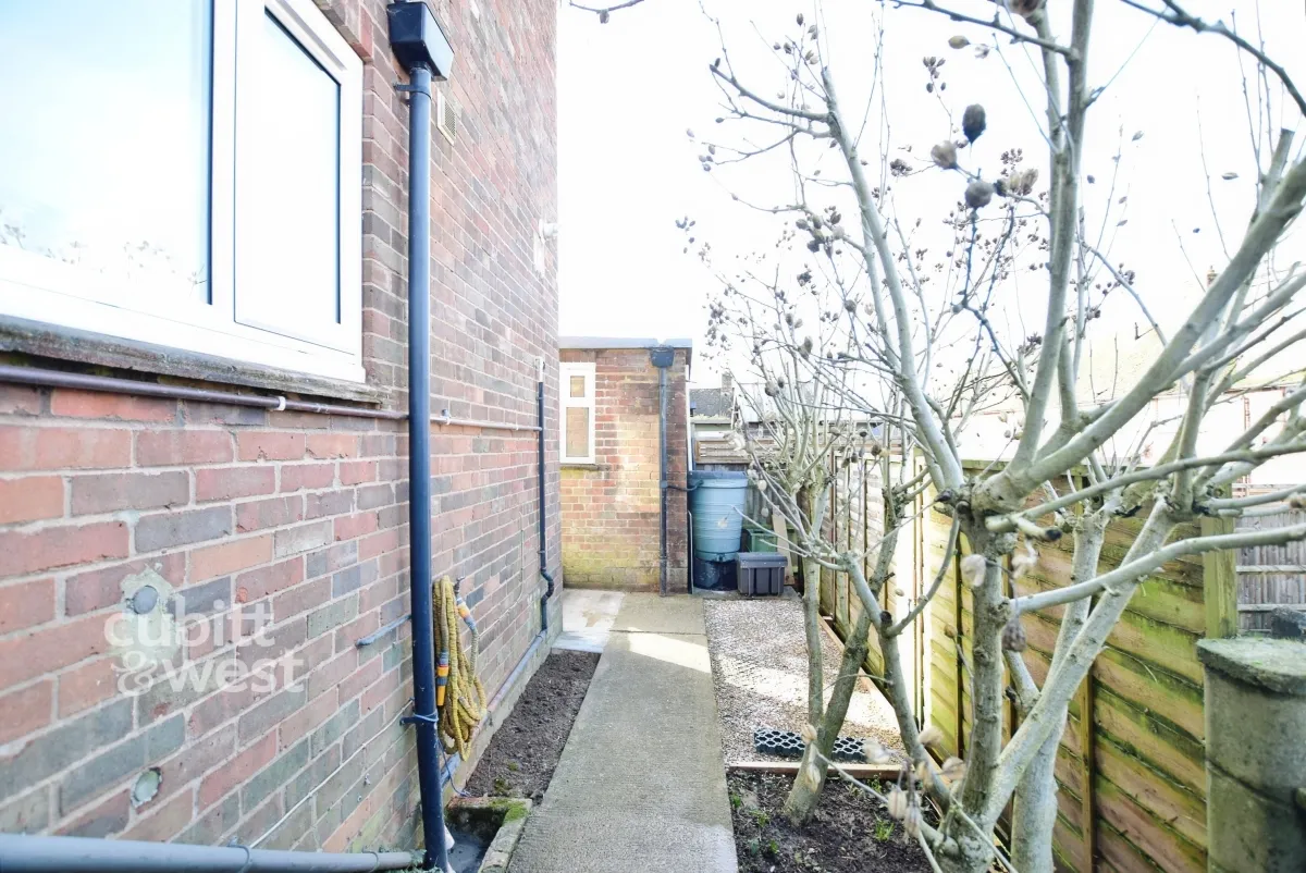 The Spinney Pulborough, RH20, photo 8