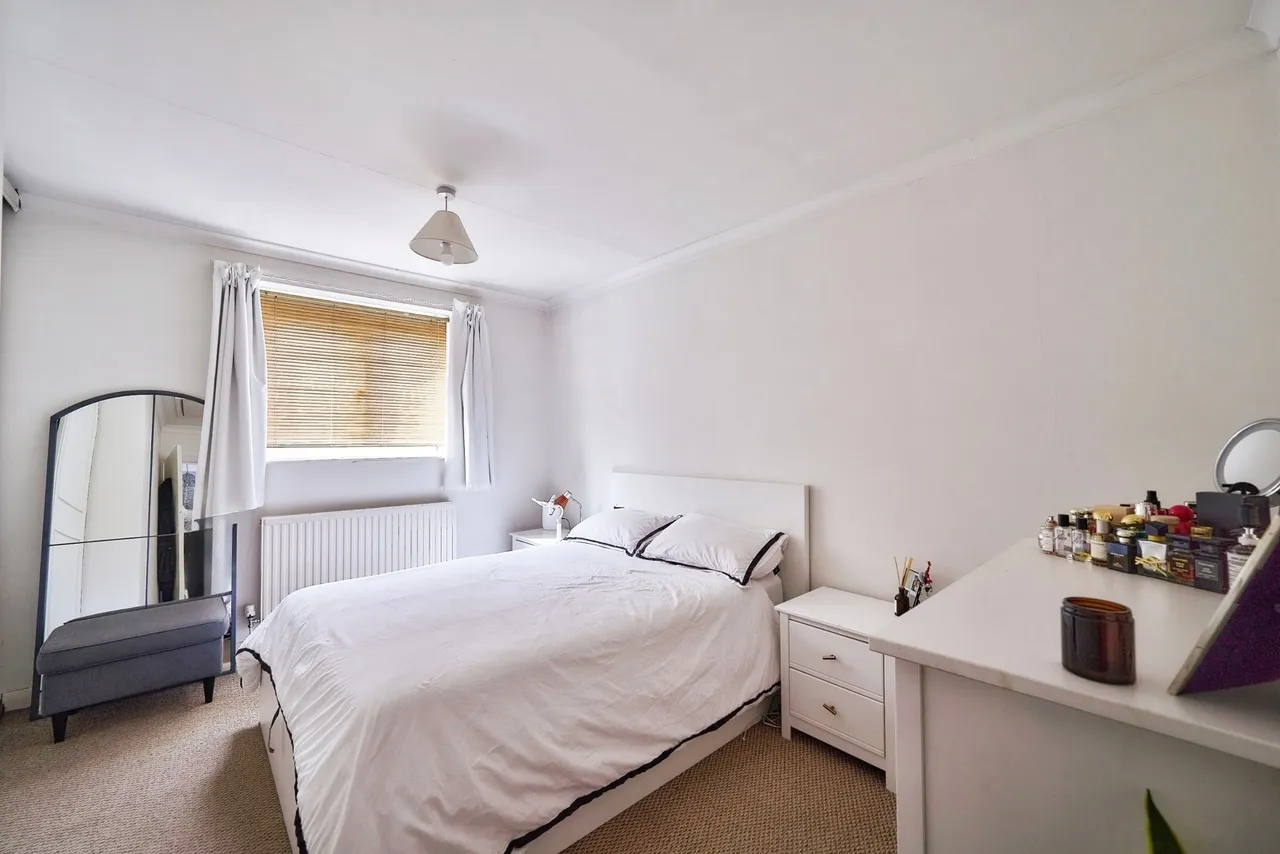Hatfield Road, London, E15, photo 9