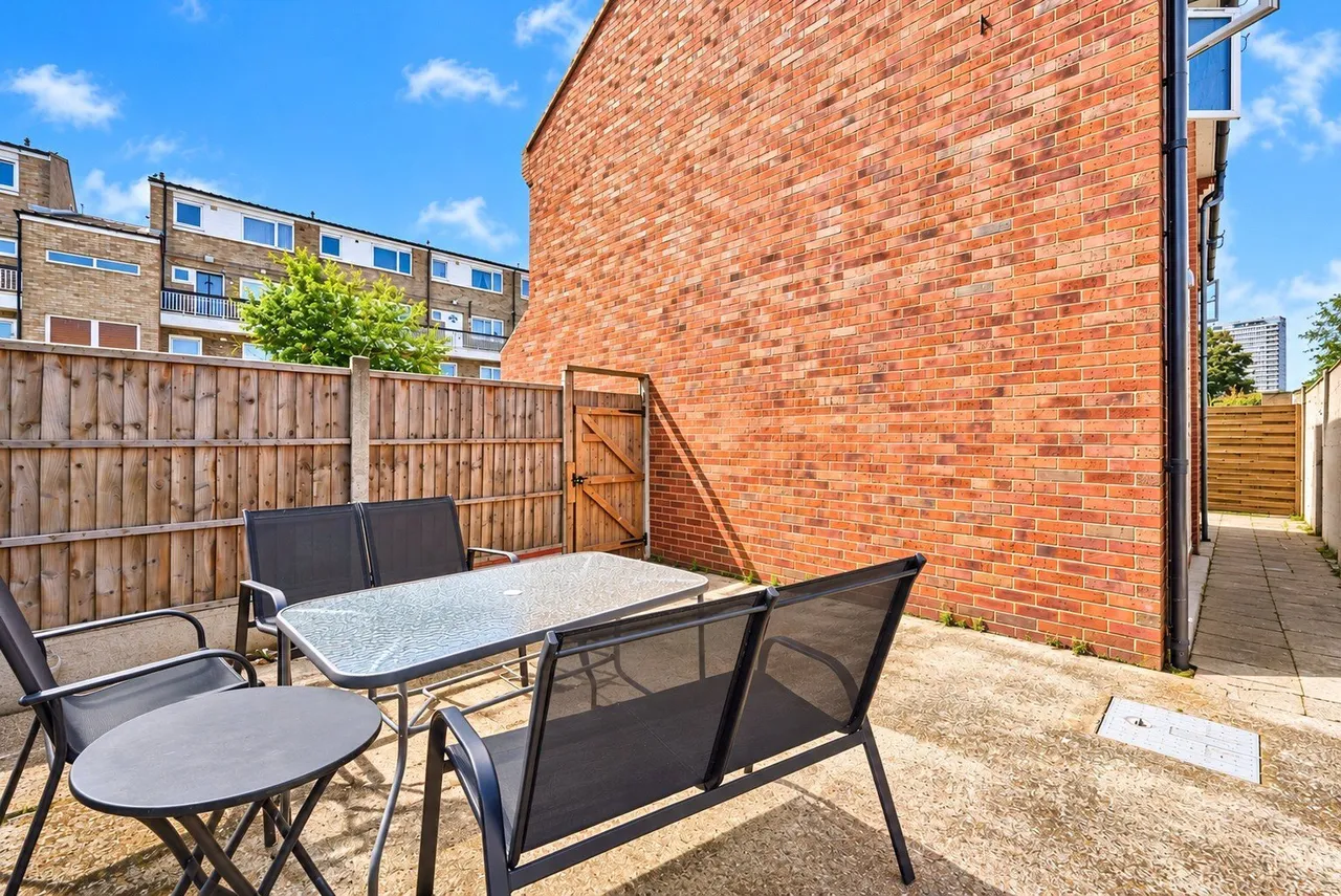 Hatfield Road, London, E15, photo 8