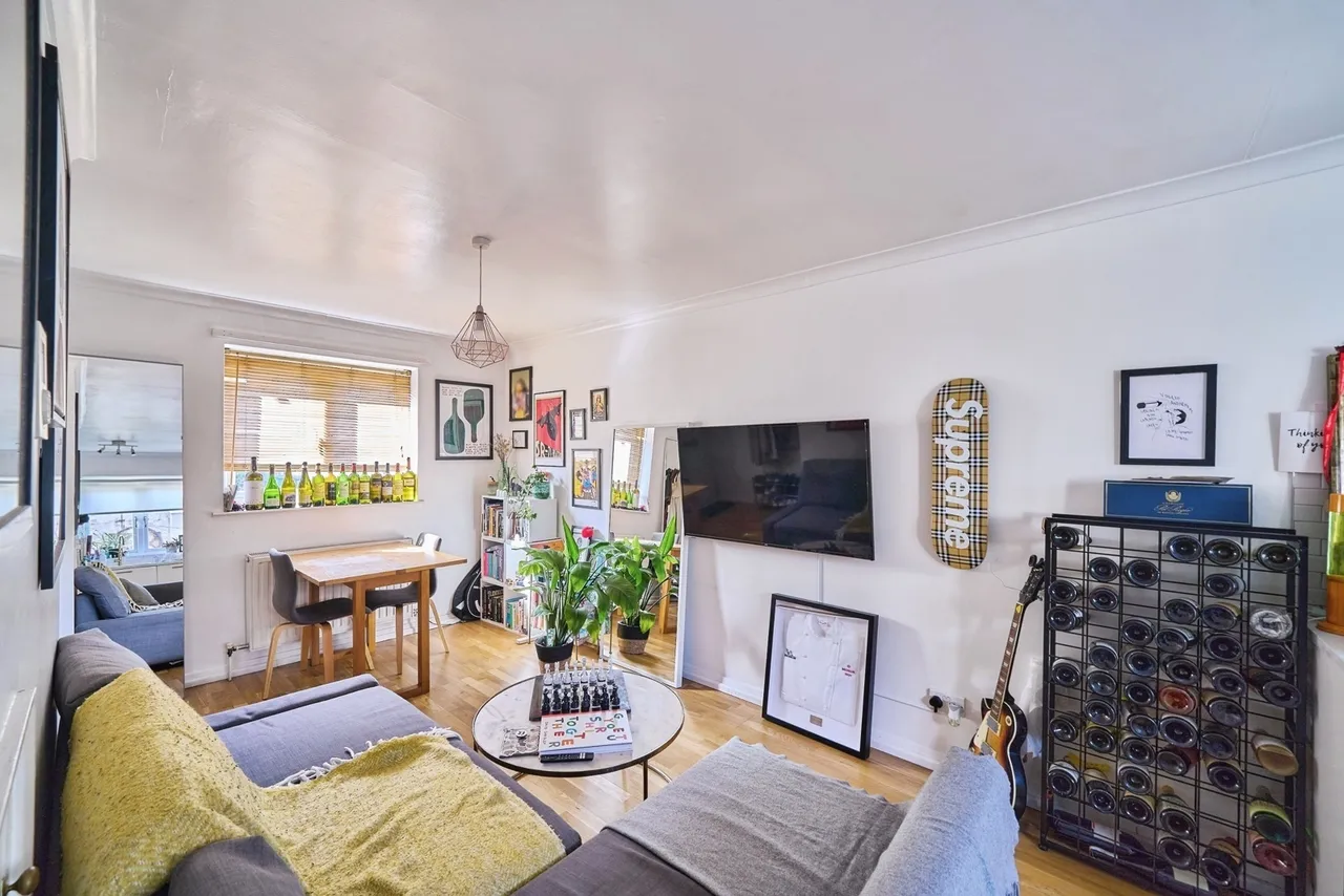 Hatfield Road, London, E15, photo 3