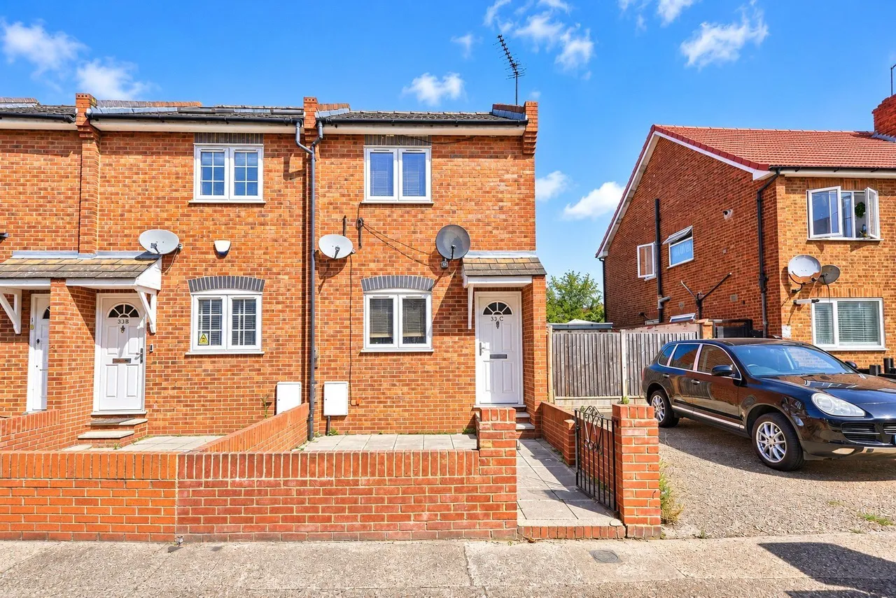 Hatfield Road, London, E15, photo 2