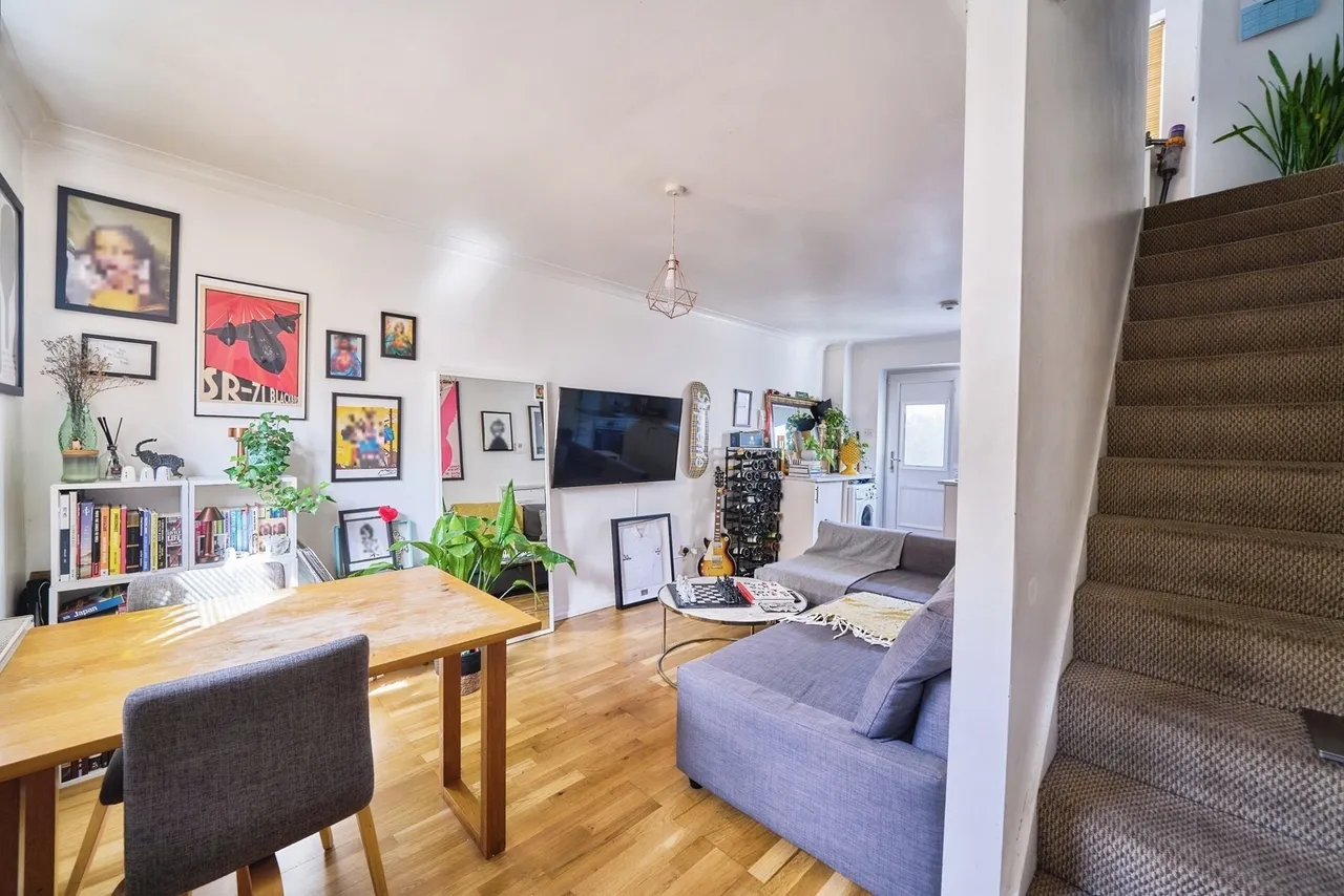 Hatfield Road, London, E15, photo 5
