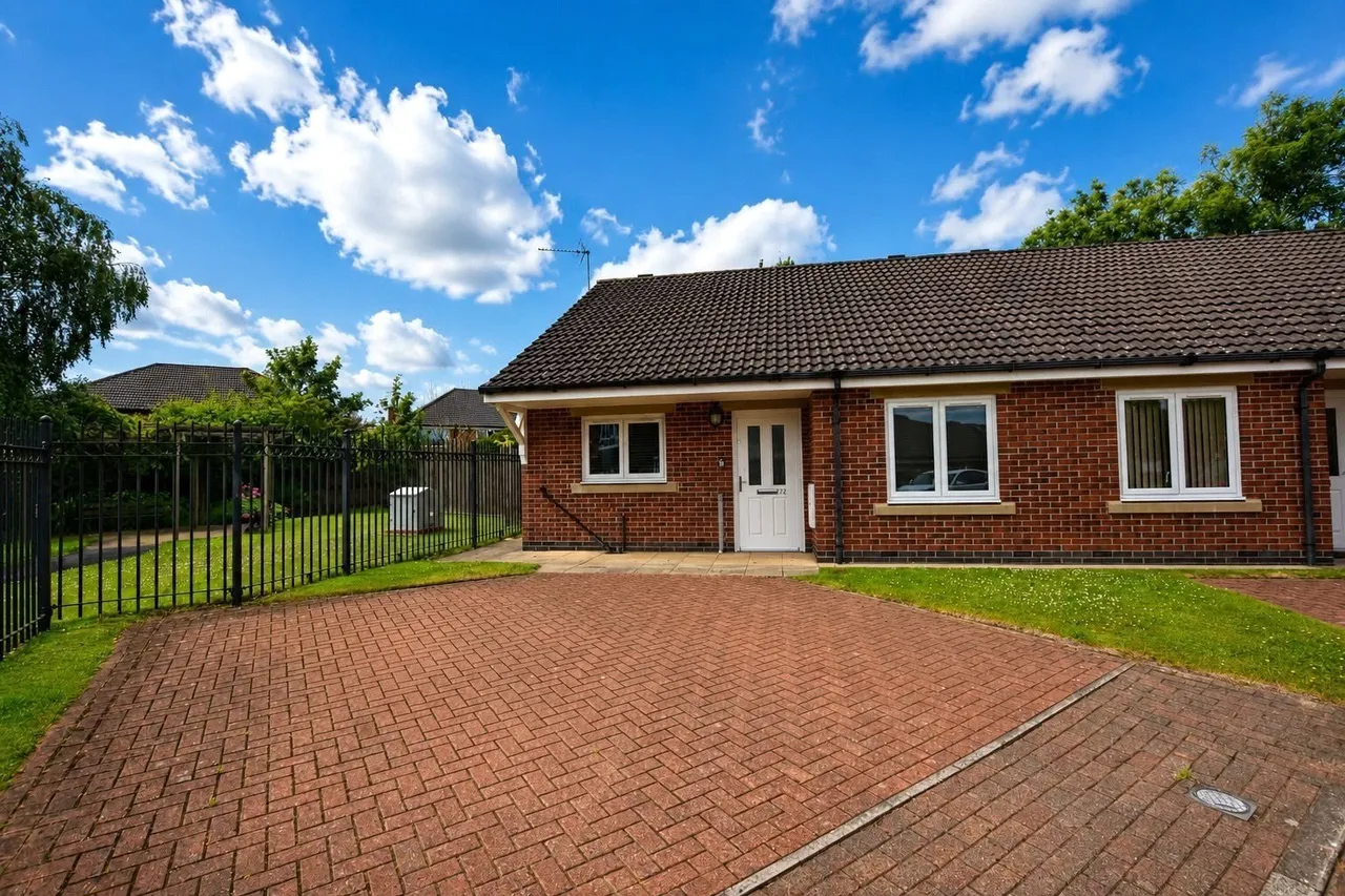 2 bed house for sale — Spring Bank Close, Mill Hill, Blackburn, Lancsahire, BB2