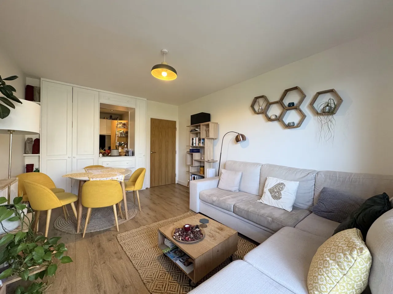 Chronicle Avenue, Ledger Court, NW9, photo 5