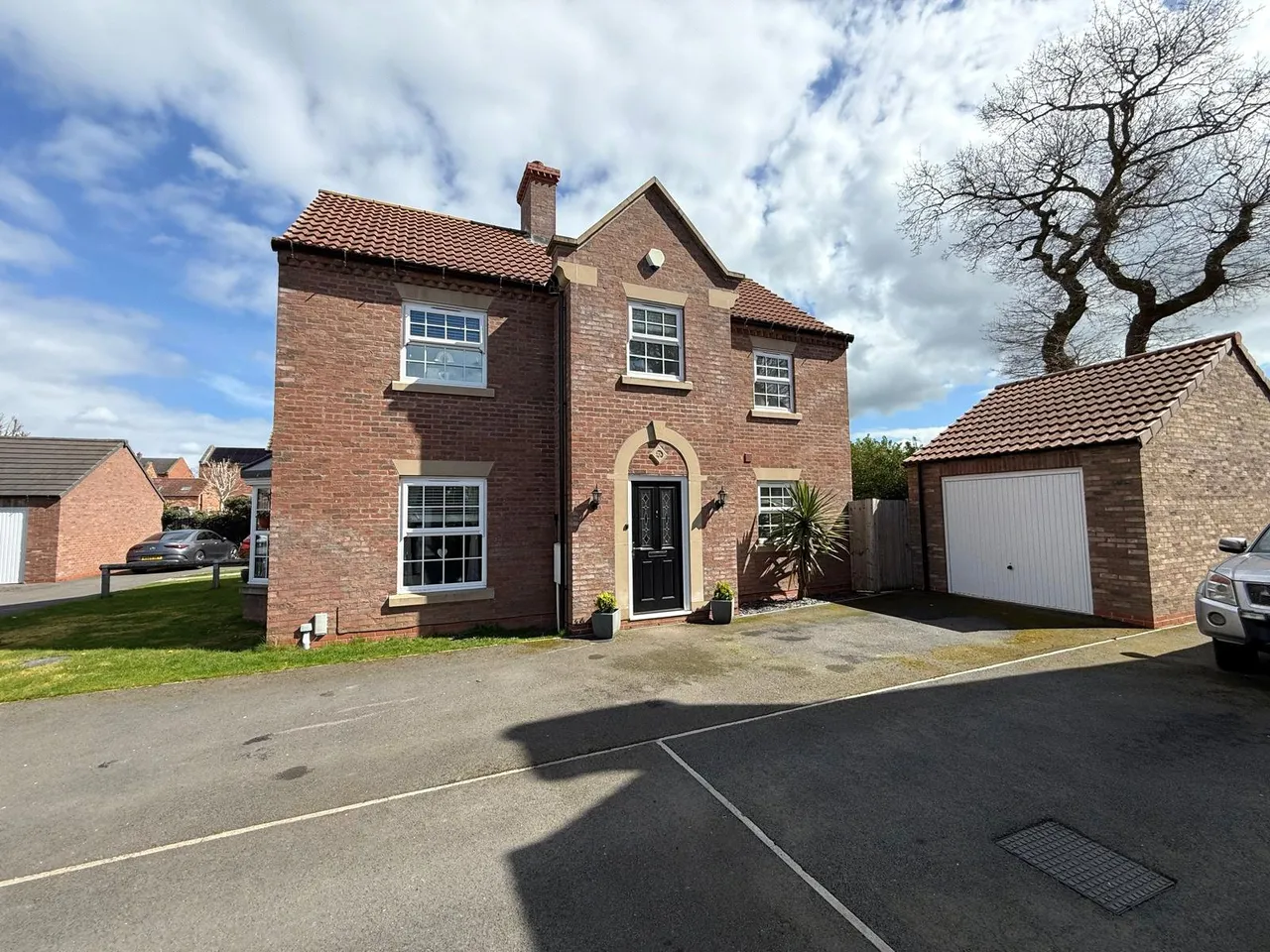 4 bed house for sale — Wisteria Park Gardens, Thirsk, North Yorkshire, YO7 1TW