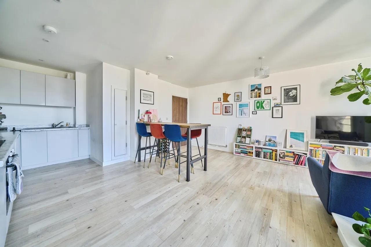 Jupp Road West, London, E15, photo 6
