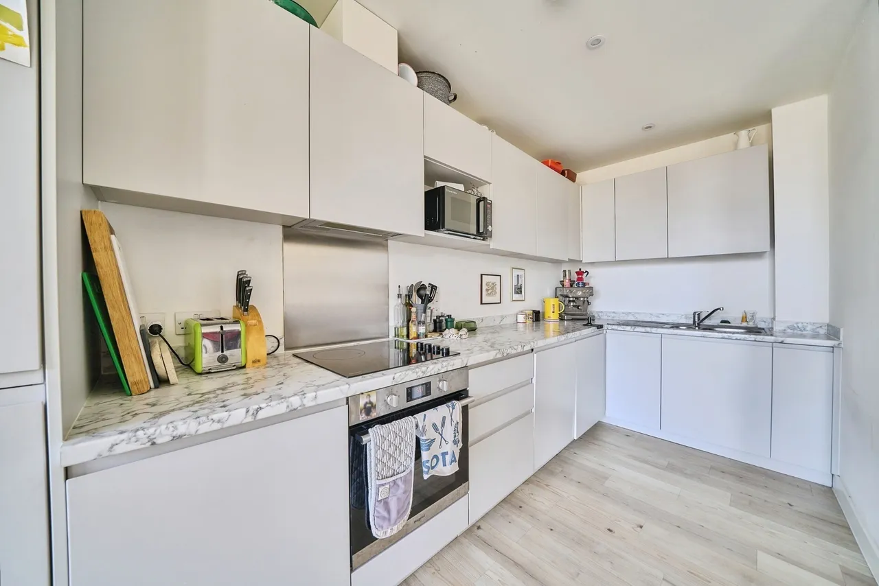 Jupp Road West, London, E15, photo 8