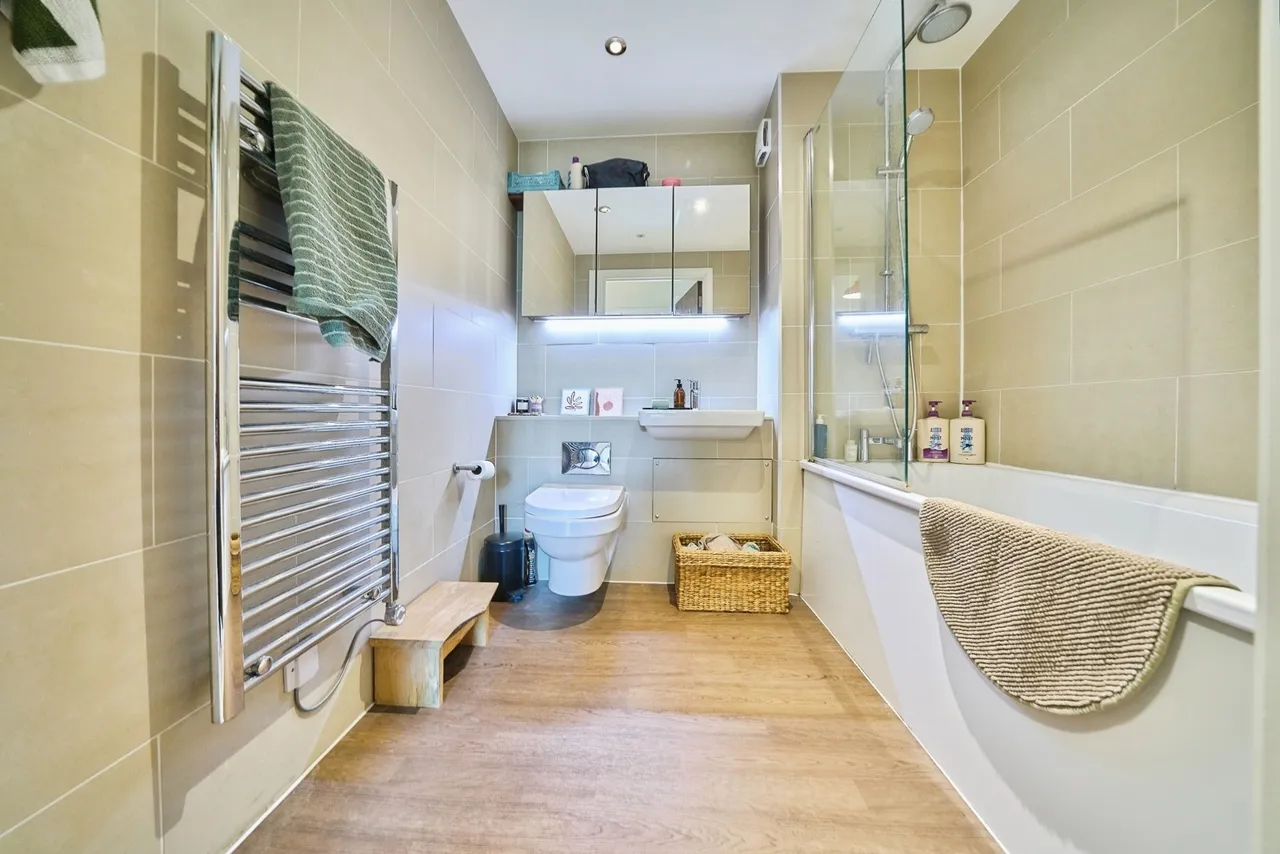 Jupp Road West, London, E15, photo 15
