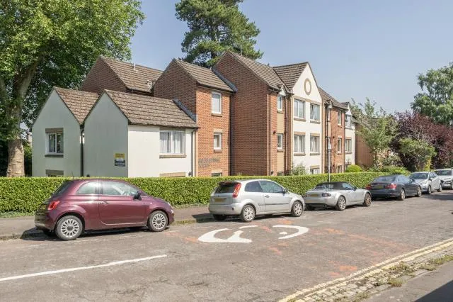 Grovelands Avenue, Swindon, SN1, photo 2