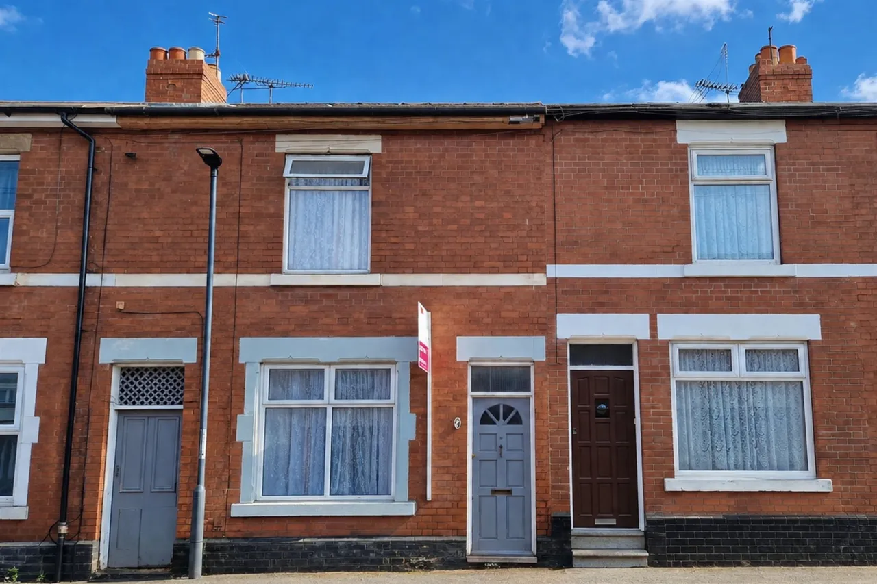 2 bed house for sale — May Street, Derby