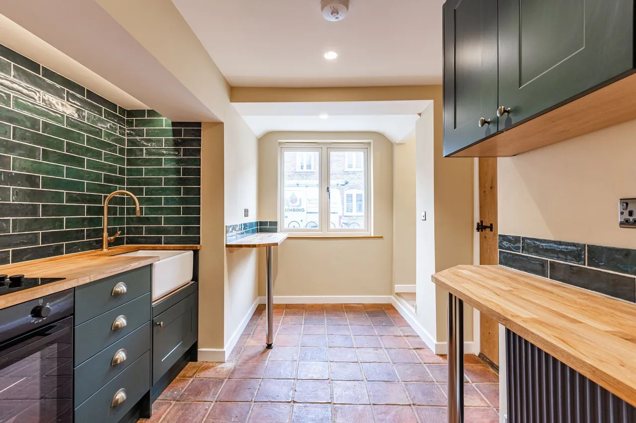 Lovingly Renovated Cottage in the Hea, photo 5