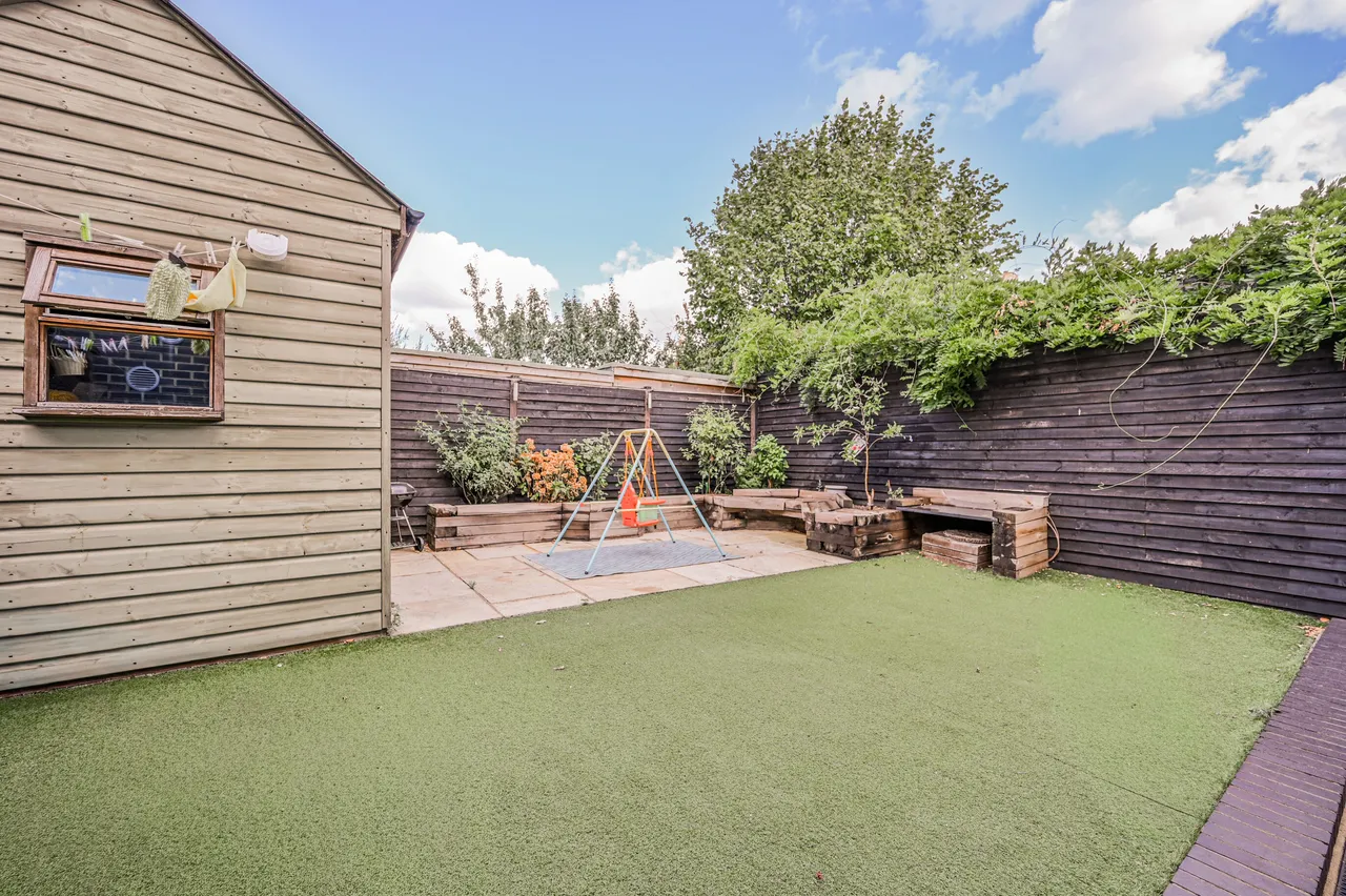 London, E17, photo 3