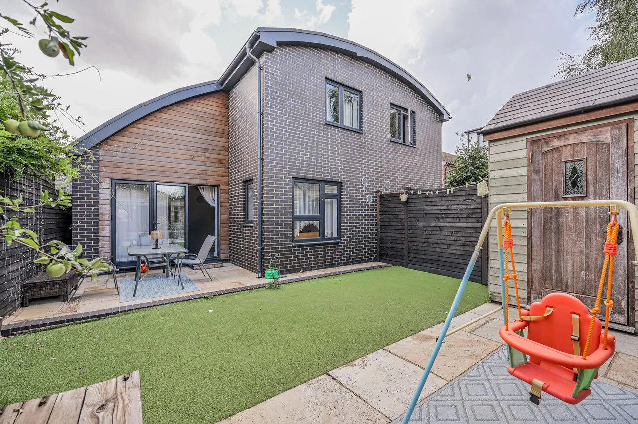 London, E17, photo 24