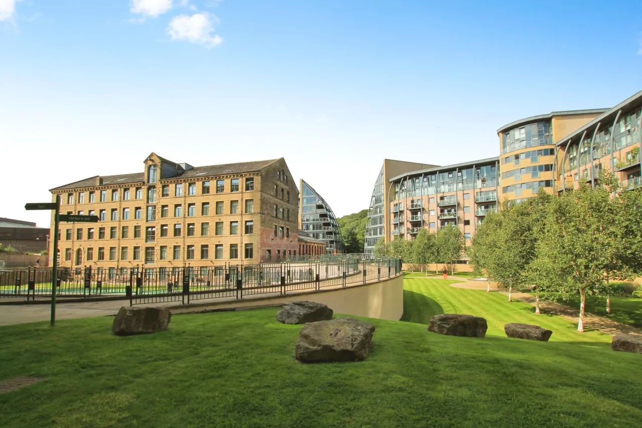 Salts Mill Road, Shipley, BD17, photo 12