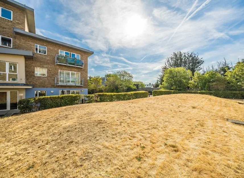 Sundeala Close, Sunbury-On-Thames, TW16, photo 5