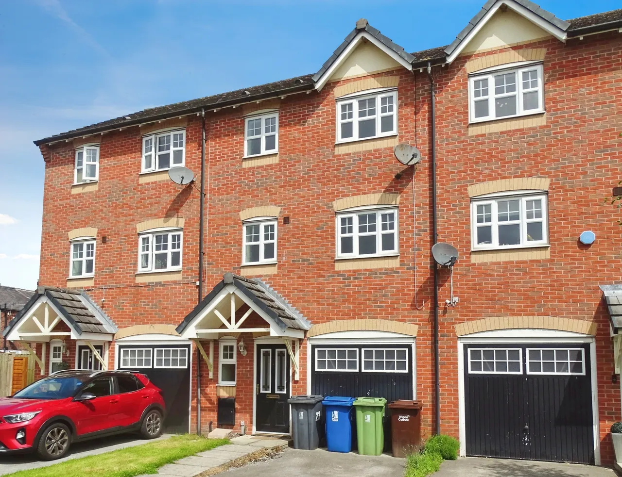 4 bed house to rent, Greenoaks Close, Abram, WN2
