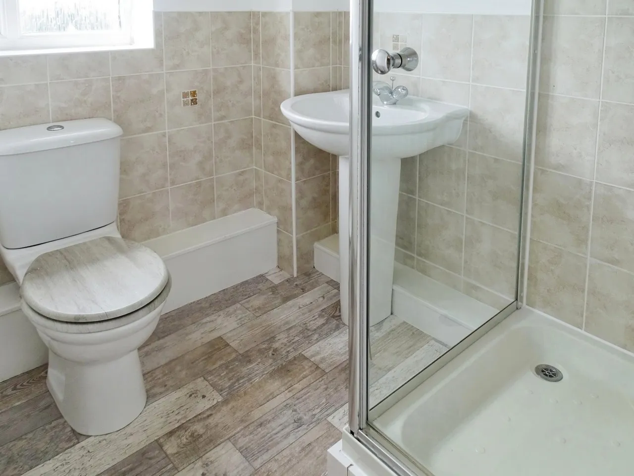 Greenoaks Close, Abram, WN2, photo 9