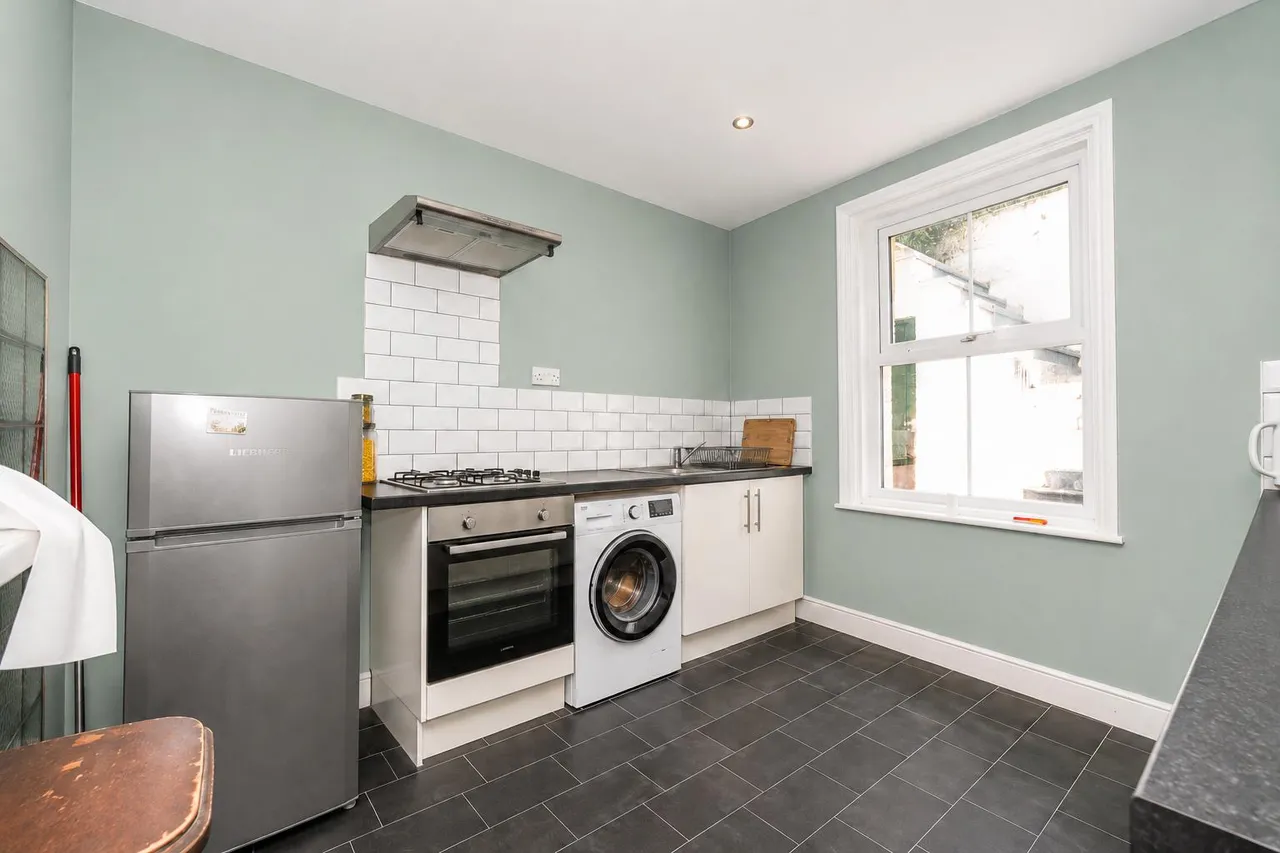 Plynlimmon Road, Hastings, photo 9