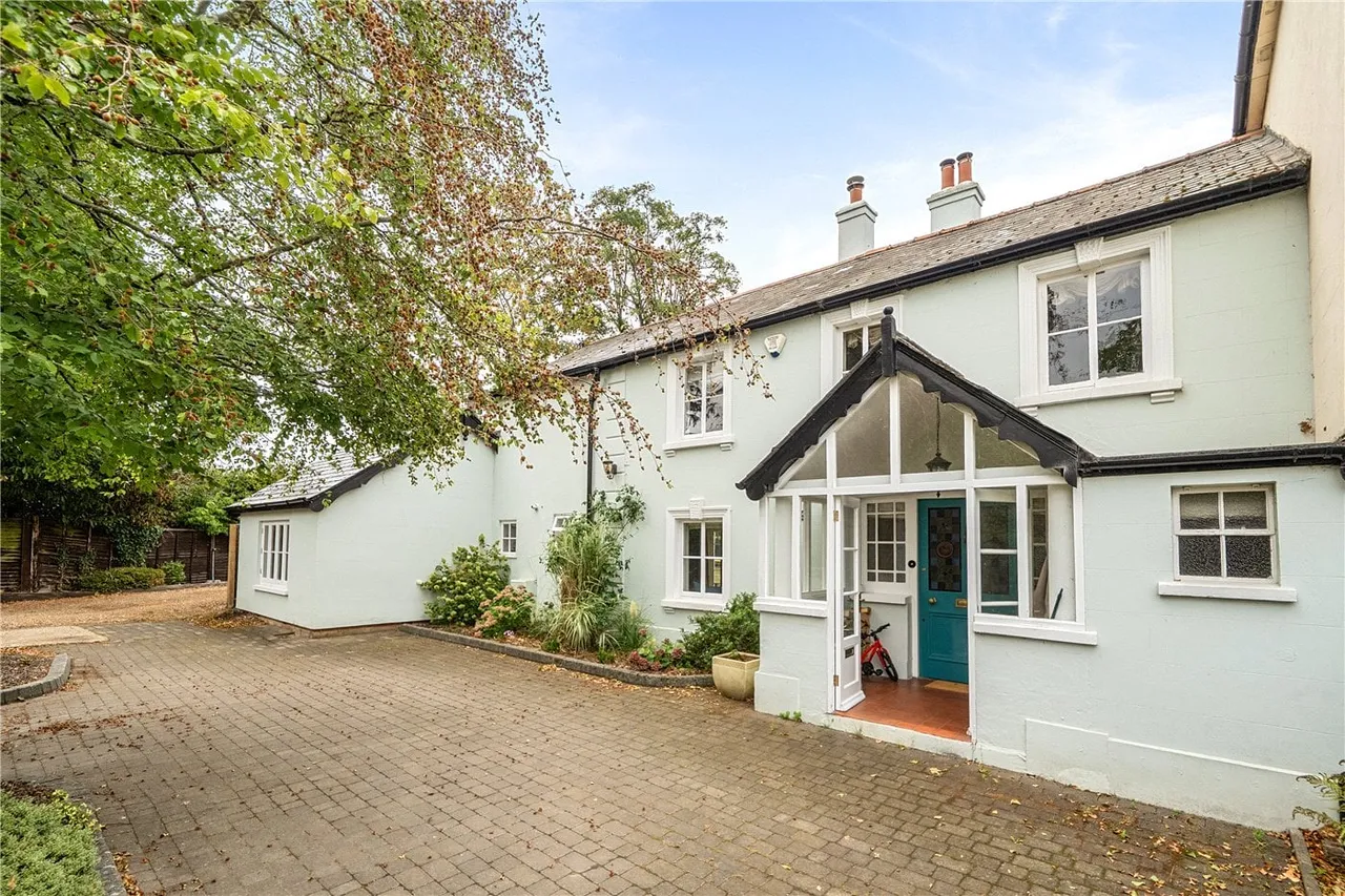 4 bed house for sale, Boundstone Road, Rowledge, GU10