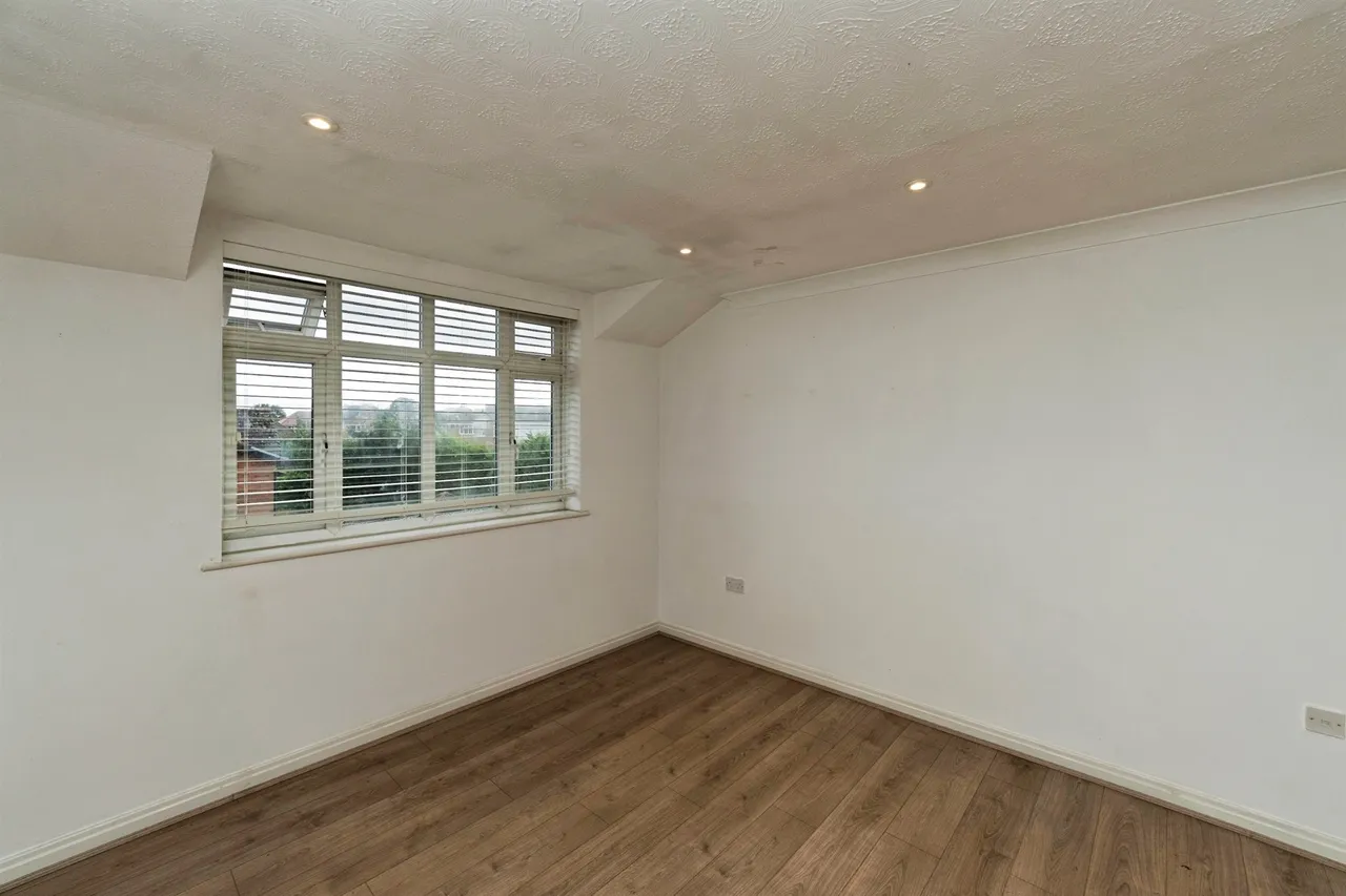 Village Road, Bebington, CH63, photo 4