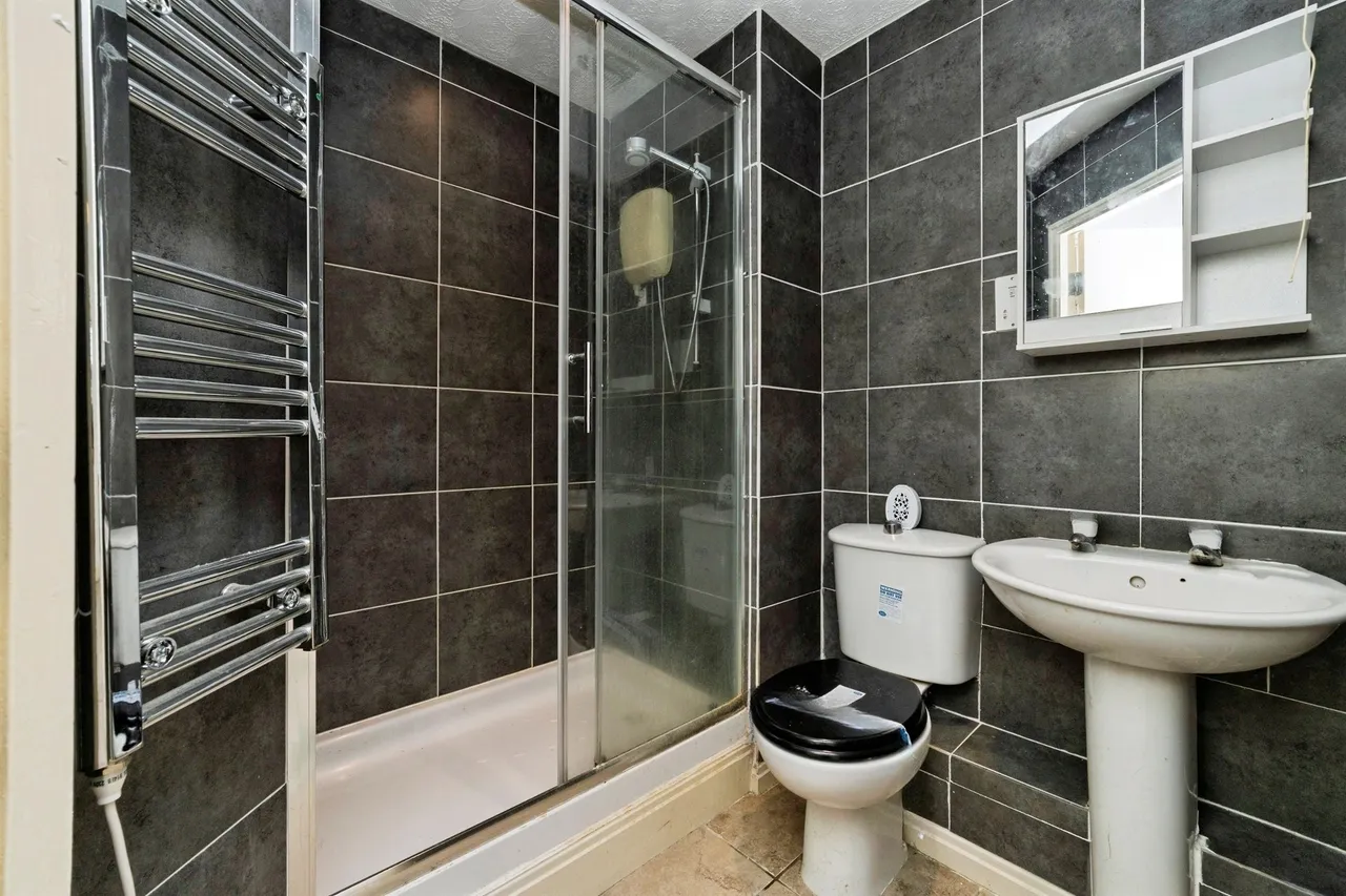 Village Road, Bebington, CH63, photo 8