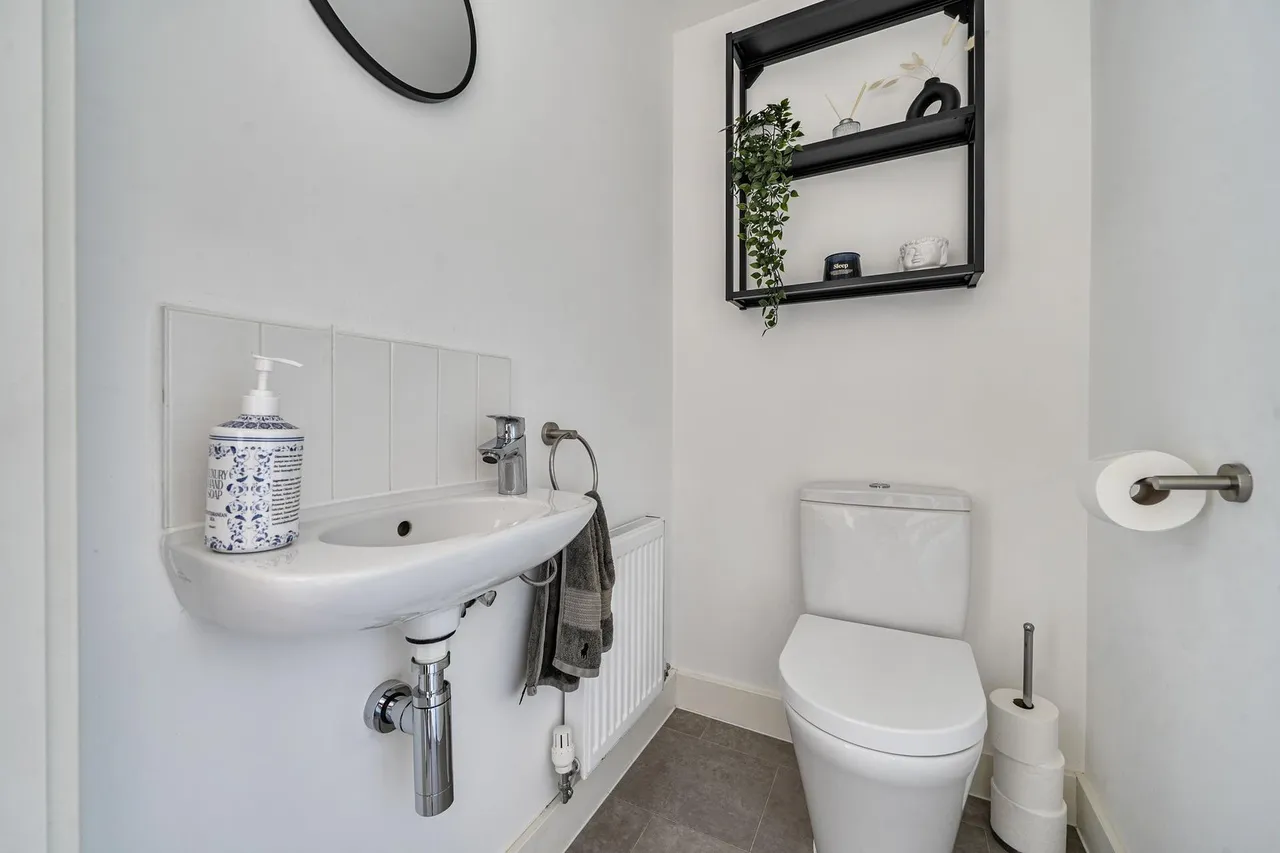 Inver Road, Lubbesthorpe, LE19, photo 10
