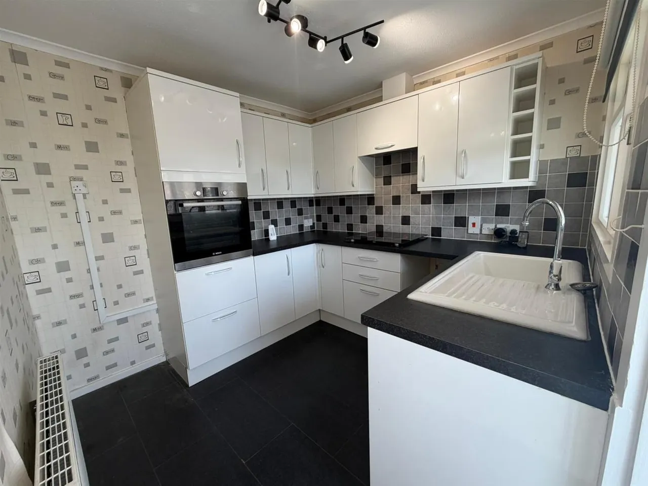 Barnes Close, Sturminster Newton DT10 1BN, photo 3