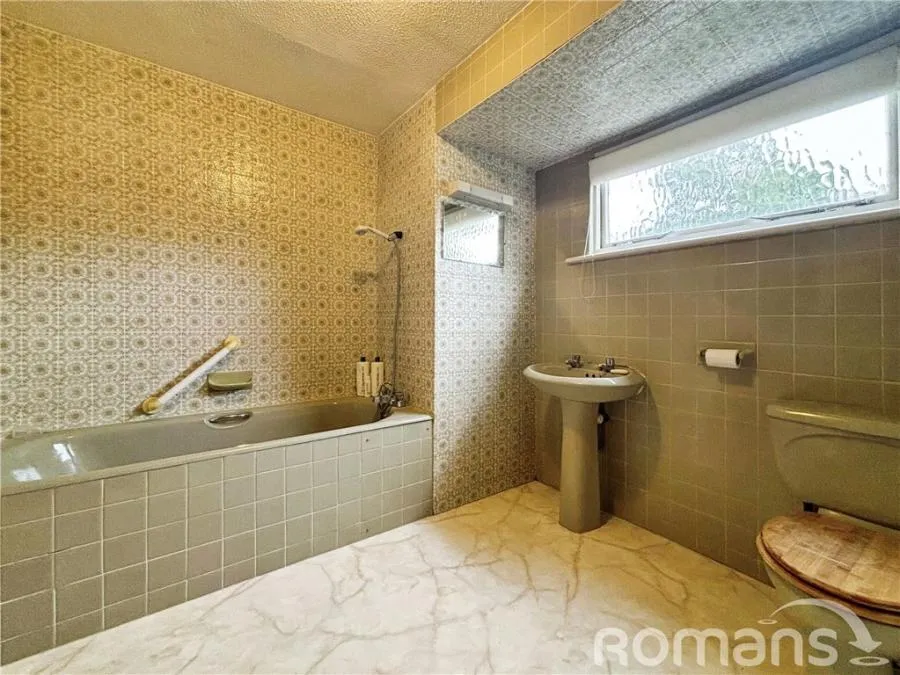 Belton Road, Camberley, GU15, photo 9