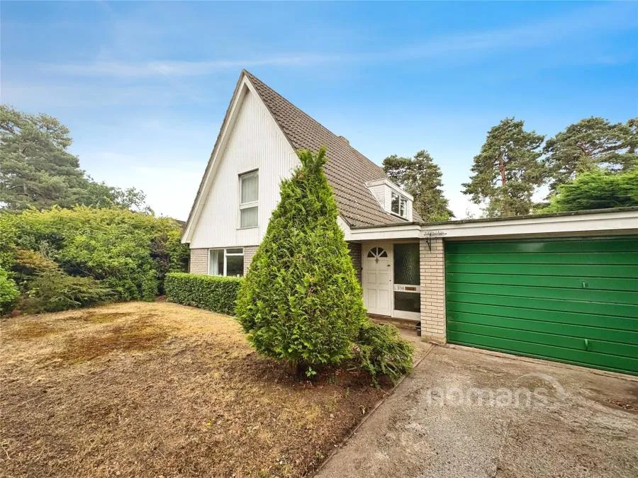 4 bed house for sale, Belton Road, Camberley, GU15