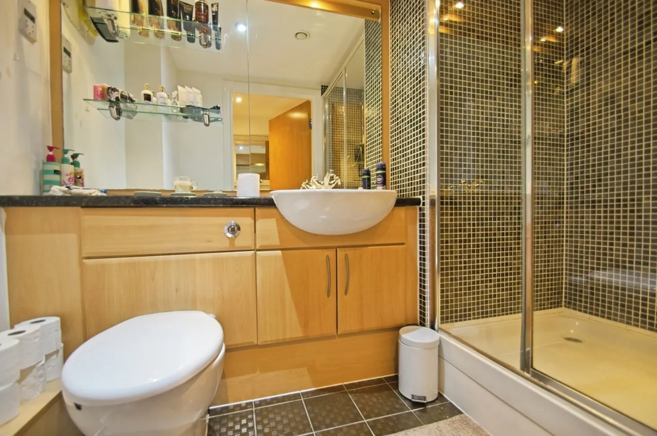 City Wharf Apartments, Schooner Way, Cardiff Bay, Cardiff, CF10, photo 9