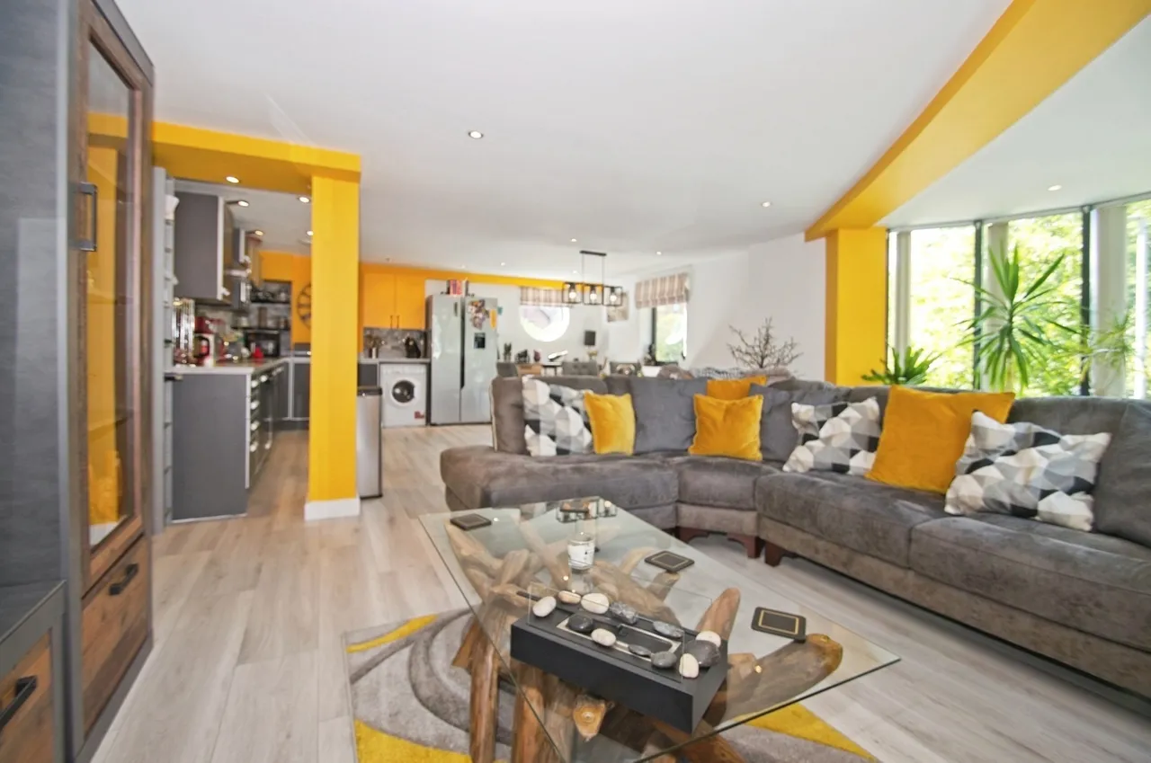 City Wharf Apartments, Schooner Way, Cardiff Bay, Cardiff, CF10, photo 2