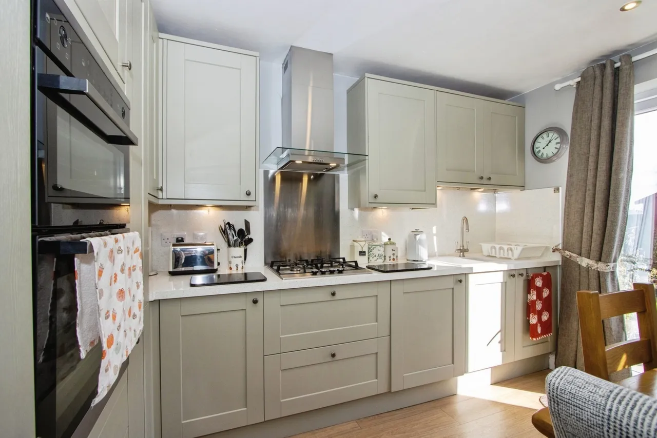 Oakland Drive, Netherton, WF4, photo 6