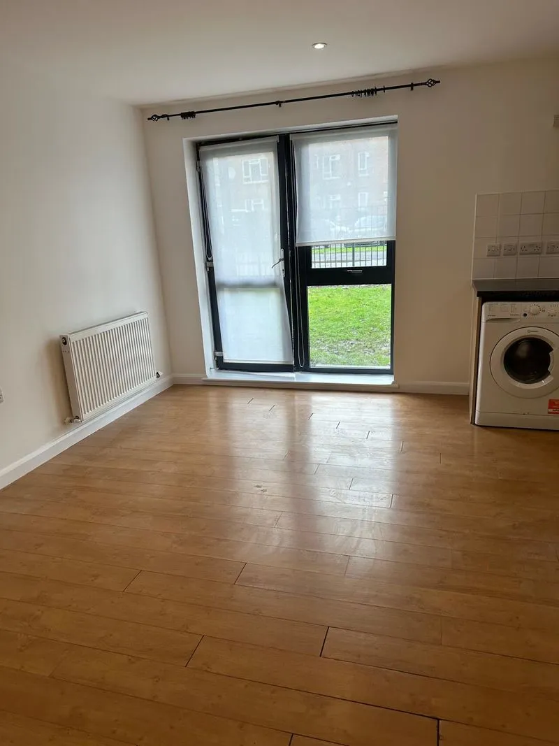 Chandos Parade Buckingham Road, CANONS PARK HA8 6DX, photo 5