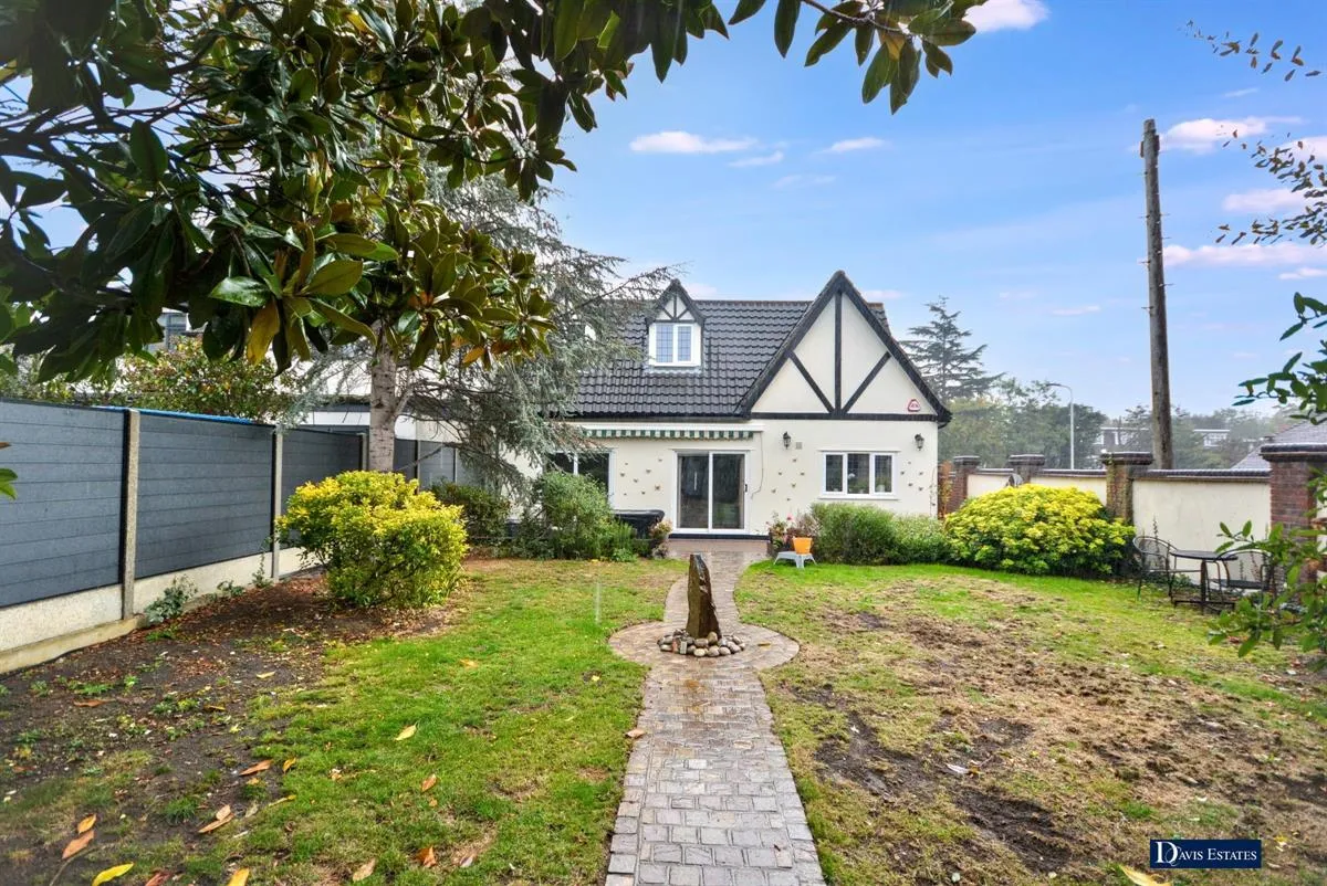 Ardleigh Green Road, Borders of Emerson Park, RM11, photo 24