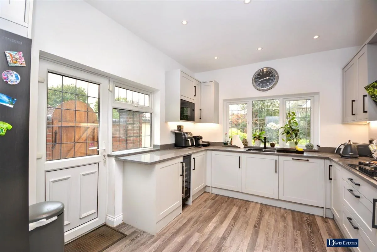 Ardleigh Green Road, Borders of Emerson Park, RM11, photo 10