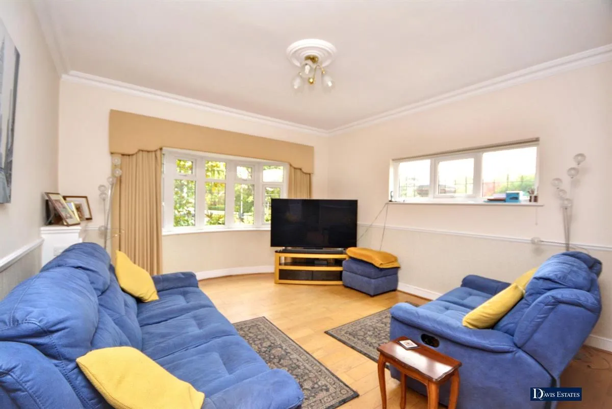 Ardleigh Green Road, Borders of Emerson Park, RM11, photo 8