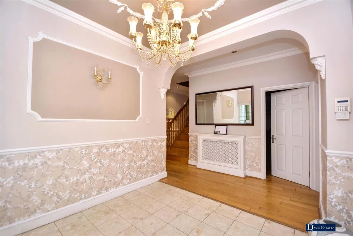 Ardleigh Green Road, Borders of Emerson Park, RM11, photo 13