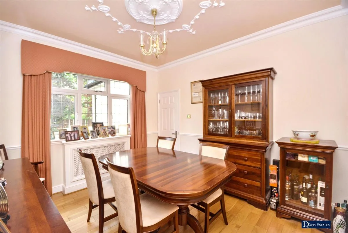 Ardleigh Green Road, Borders of Emerson Park, RM11, photo 7