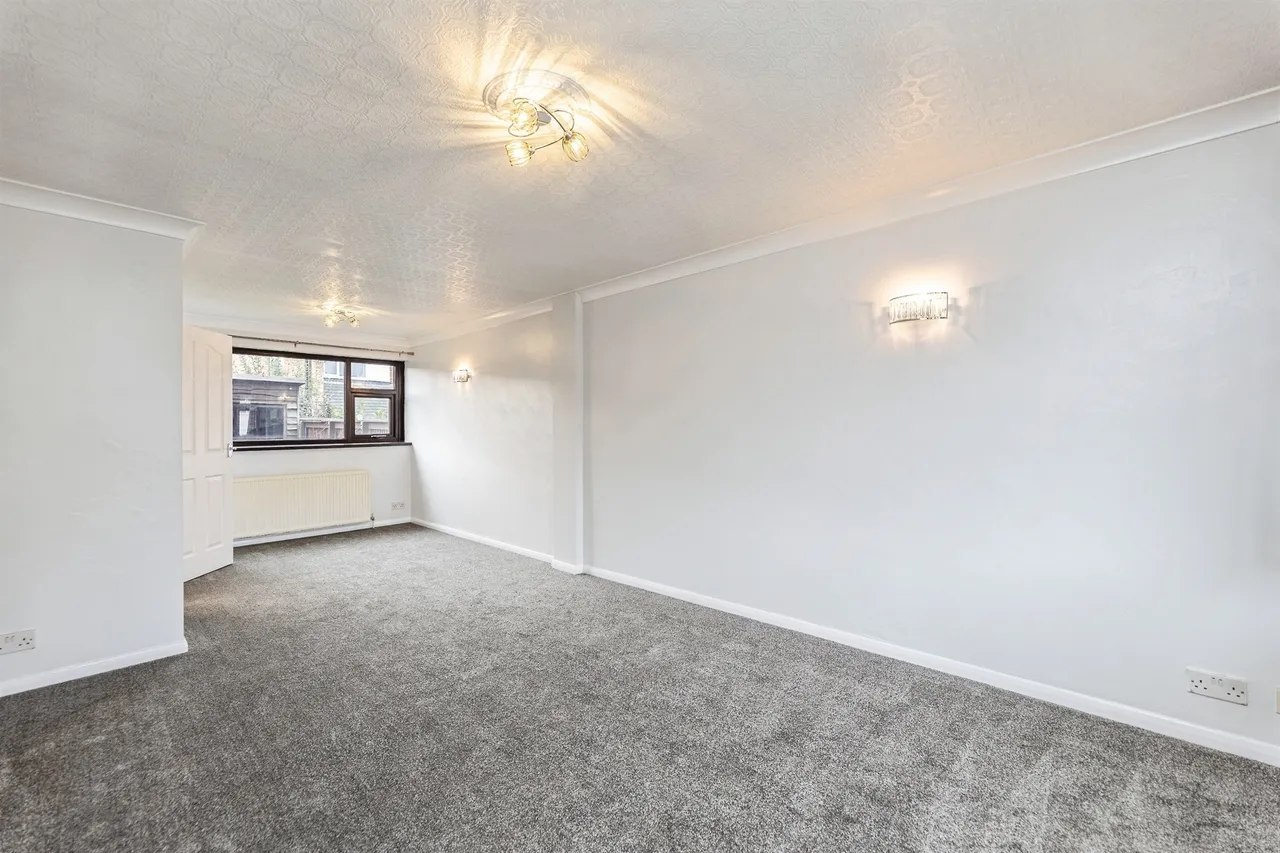 Syke Close, Tingley, WF3, photo 8