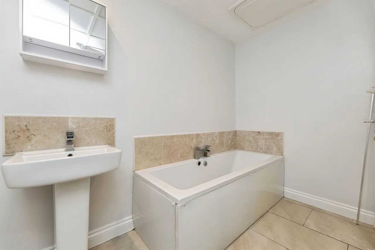 Syke Close, Tingley, WF3, photo 16