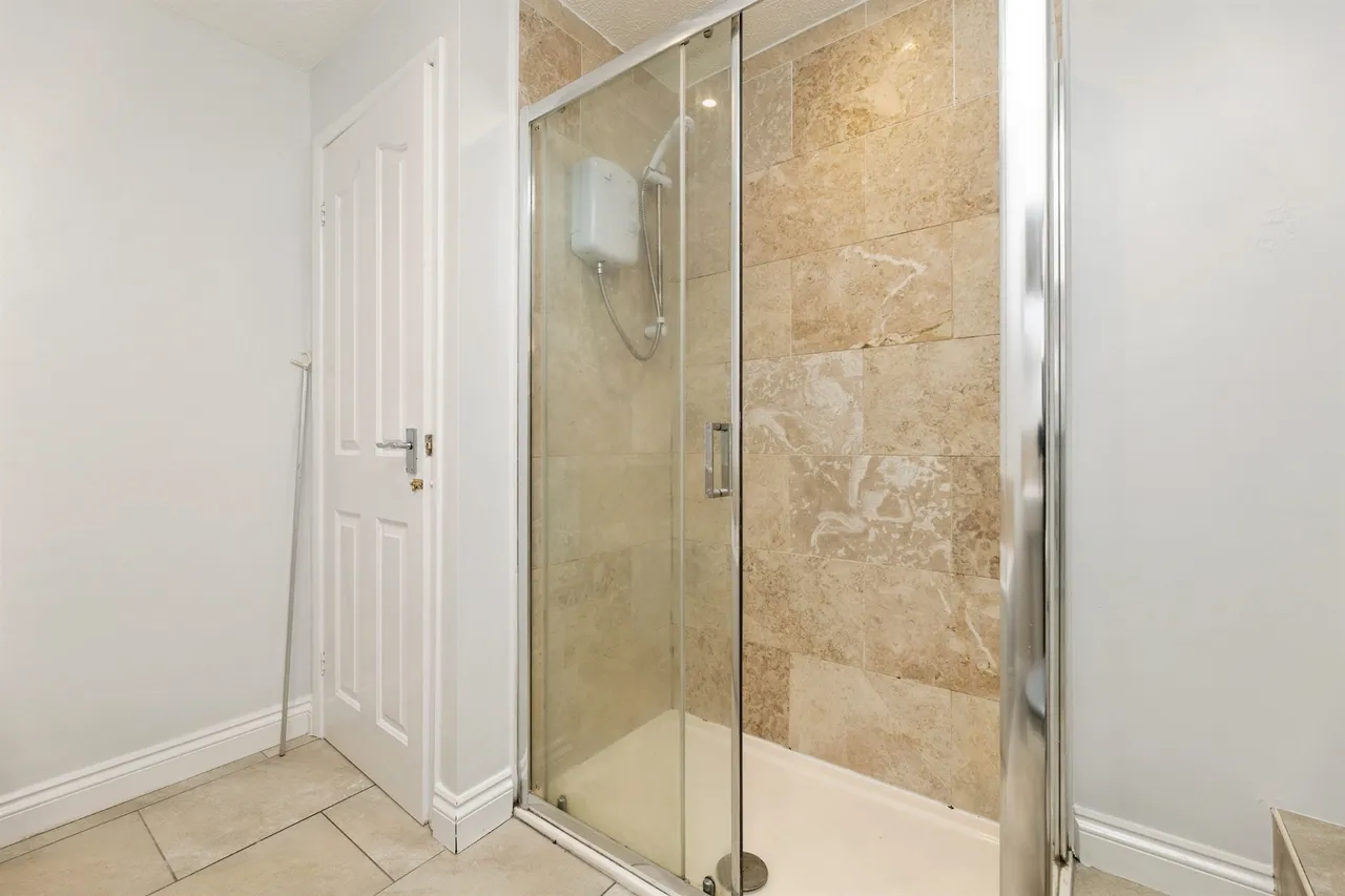 Syke Close, Tingley, WF3, photo 17
